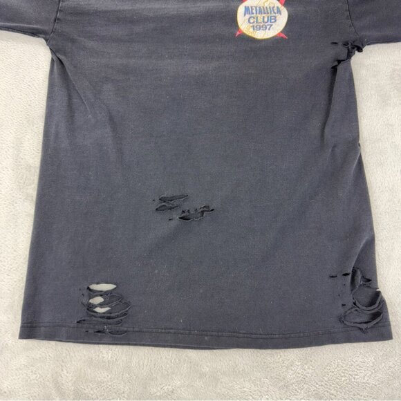 VTG Metallica Covering the World Club 1997 Giant Tag Men's Sz Large Distressed - Picture 15 of 16